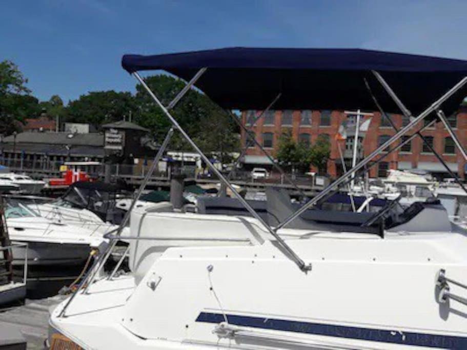 Waterfront 32' Bayliner Yacht Hotel Providence Buitenkant foto