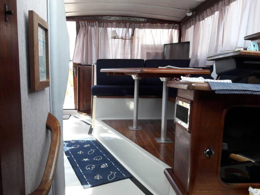 Waterfront 32' Bayliner Yacht Hotel Providence Buitenkant foto